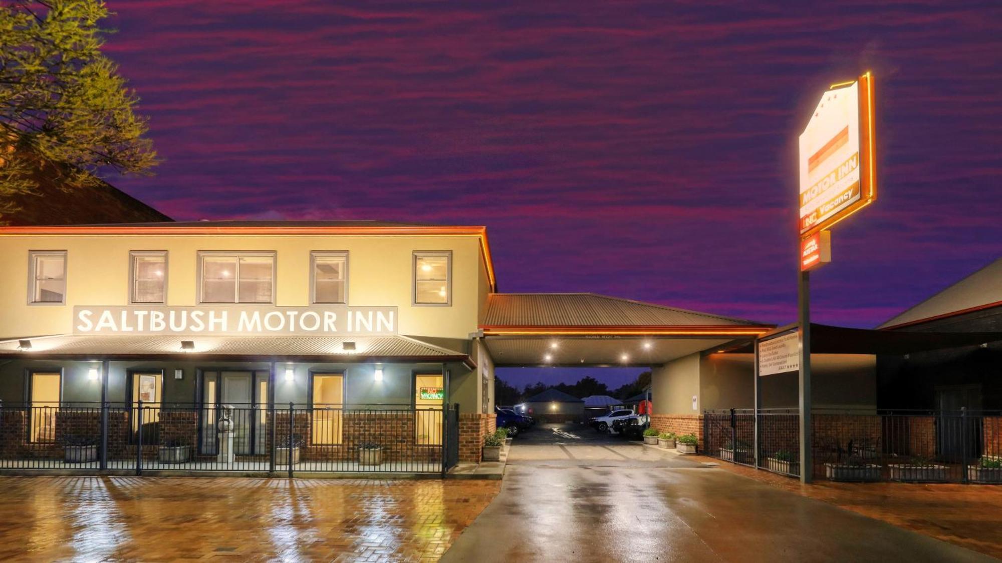 The Saltbush Motor Inn Hay Kültér fotó