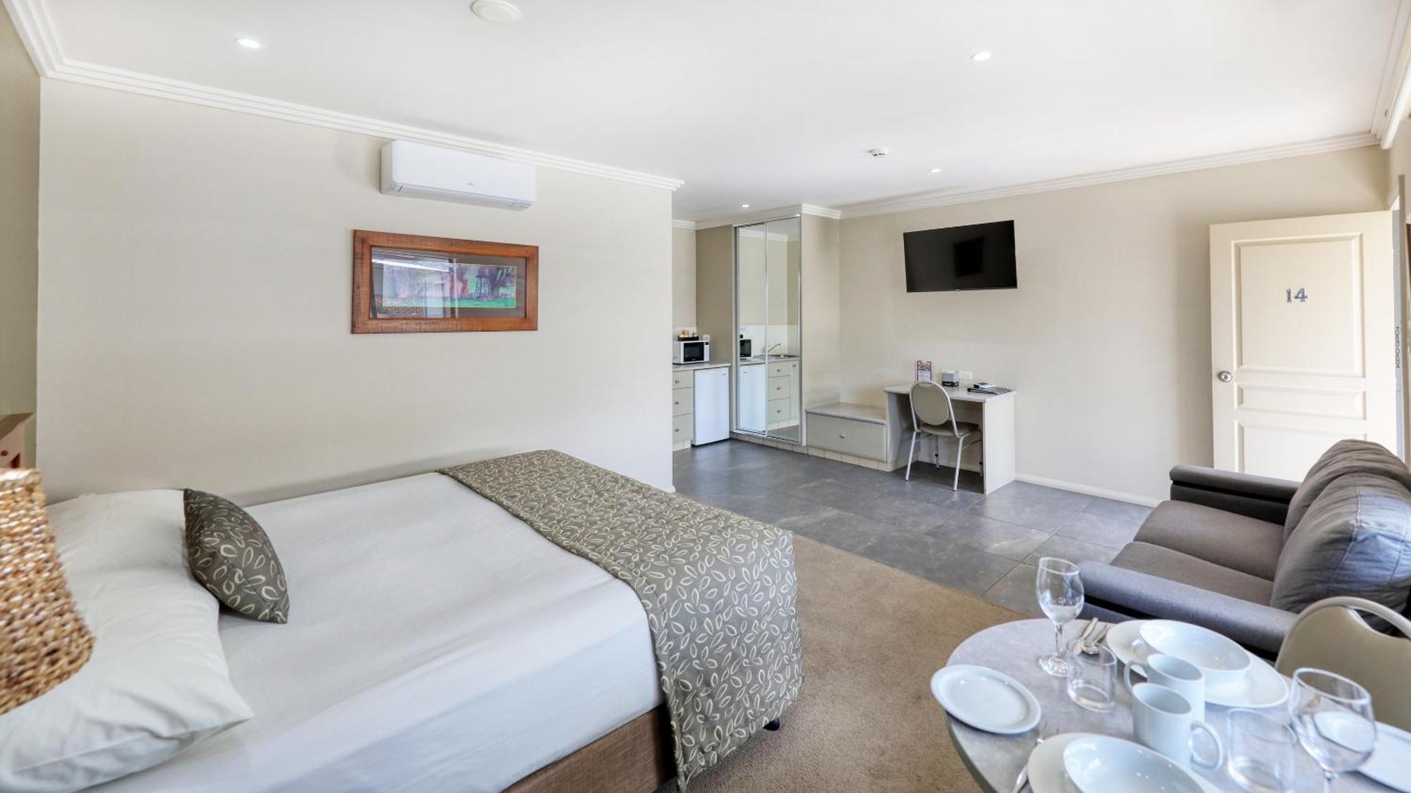 The Saltbush Motor Inn Hay Kültér fotó